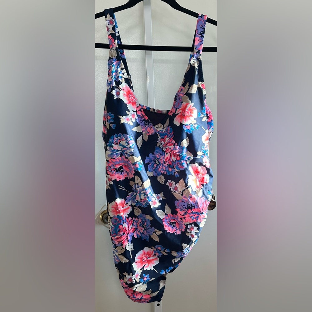 Old Navy Floral One Piece Swimsuit 2X Plus NWT Navy Pink Adjustable Straps